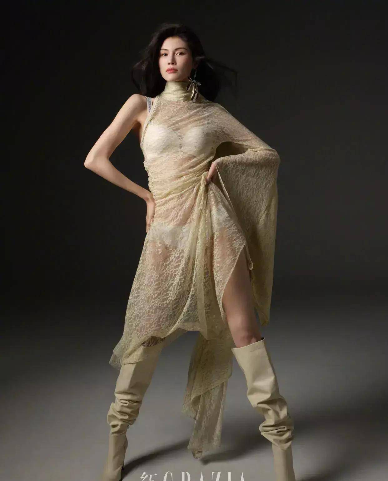 红秀封面璀璨绽放—自信女孩们的美丽之光(图2)
